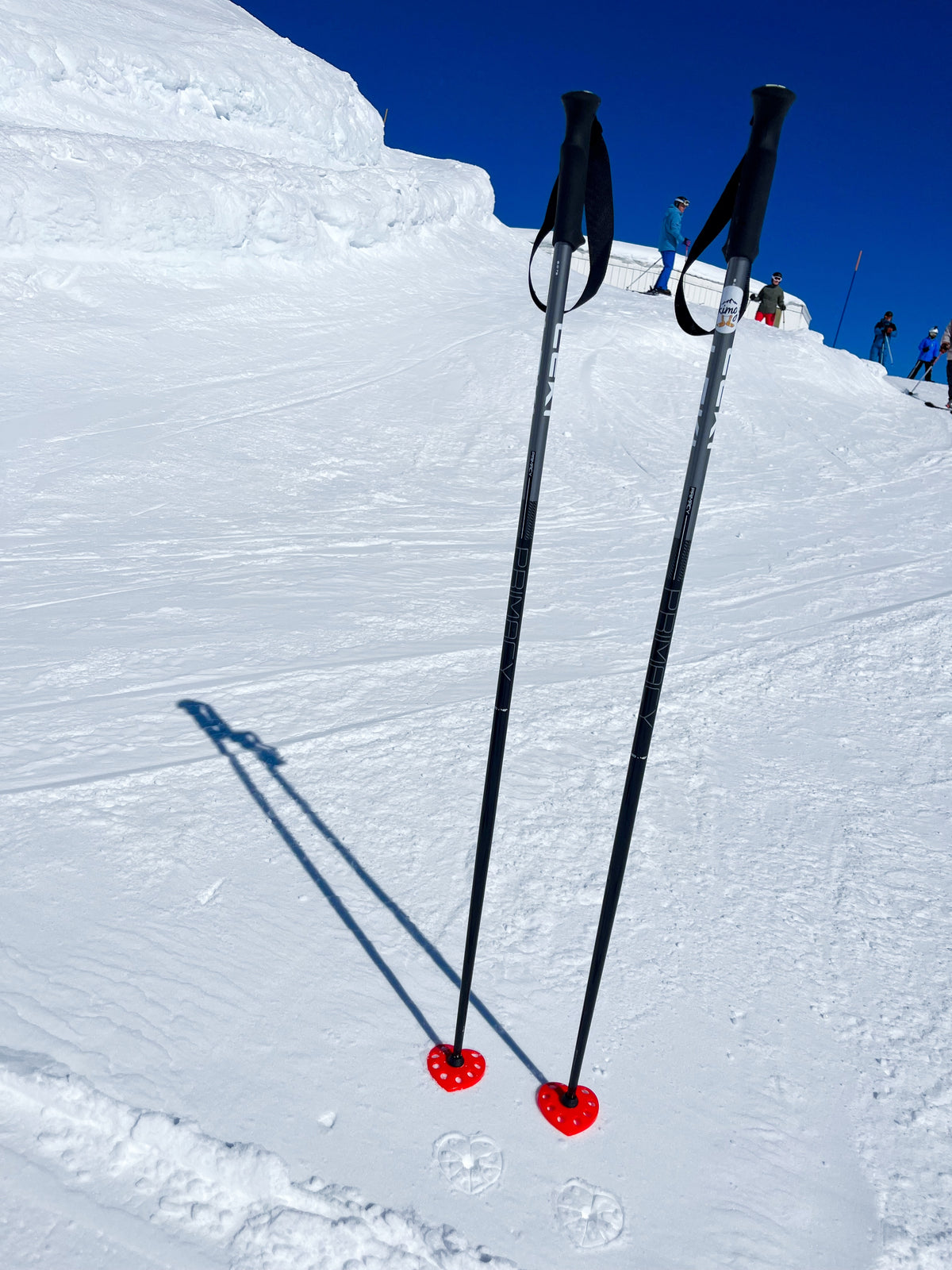 Roter Herz-Skistockteller Skimoji I Love Skiing